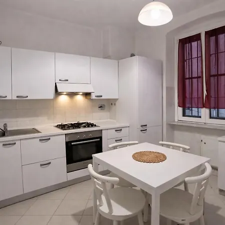 Xenia - 4 In Via Giovanni Torti 3 Apartmán